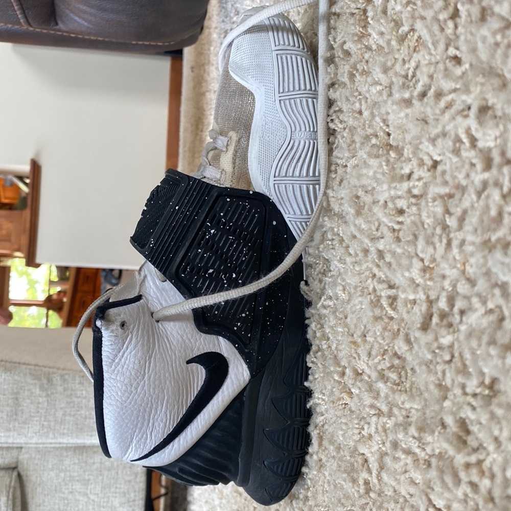 Men’s Nike basketball shoes